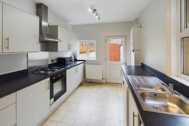 5 bed house, Guildford Place, Heaton, Newcastle, NE65HQ - Image 2